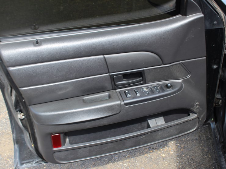 #21598-•-2009-ford-crown-victoria-sedan-image-10