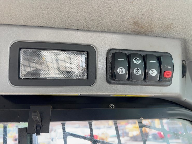 2017-caterpillar-289d-image-23