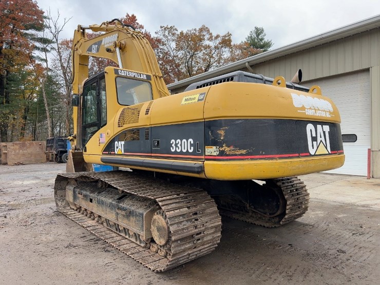 2004-caterpillar-330cl-hydraulic-excavator-image-3
