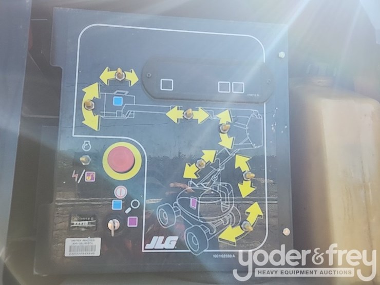 2014-jlg-800aj-image-31