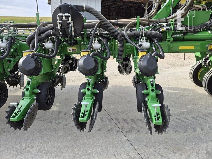 john-deere-1775-image-17