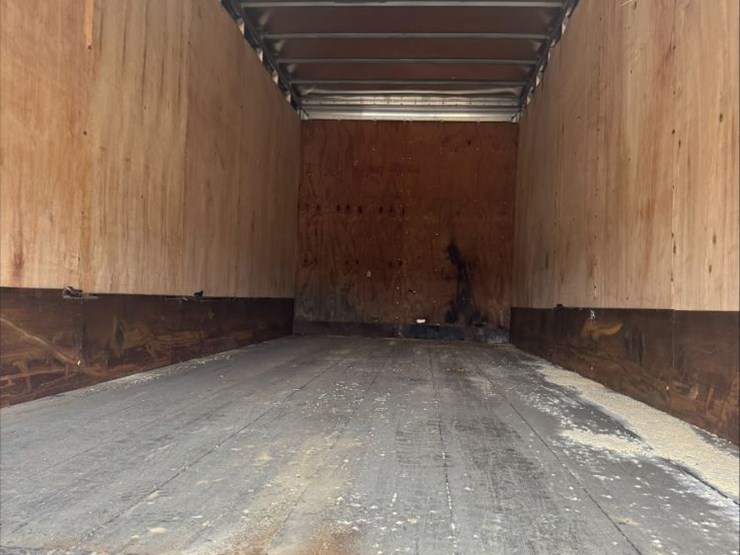 2002-freightliner-van-truck-(pz14145,-unit-28084)-image-5