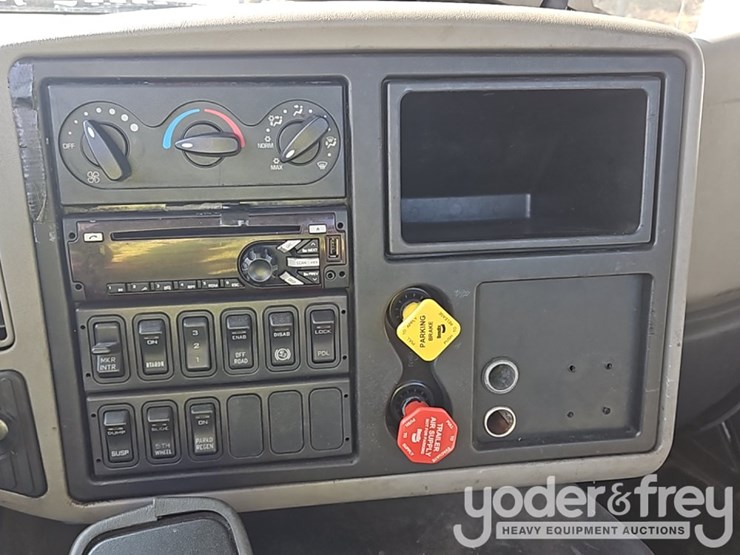 2017-international-8600-image-39