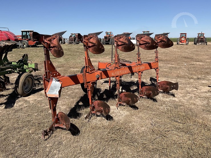 massey-ferguson-mf570-image-7