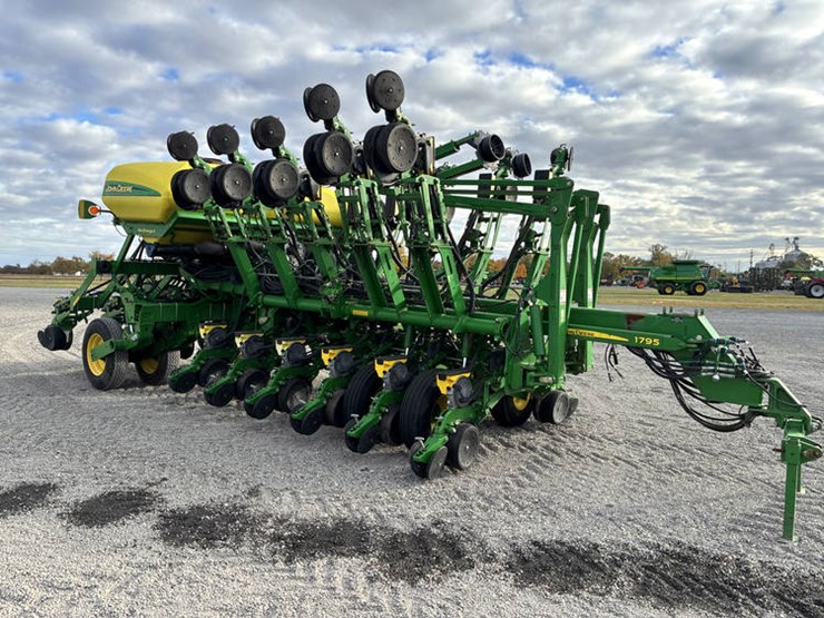 2018-john-deere-1795-image-1