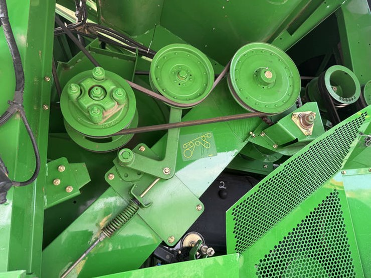 2005-john-deere-9560-sts-image-29