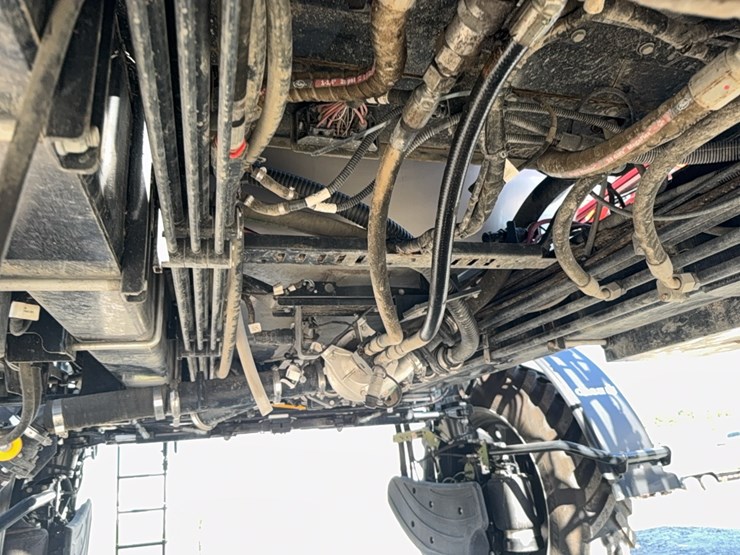 2023-case-ih-4350-patriot--sprayer-image-92