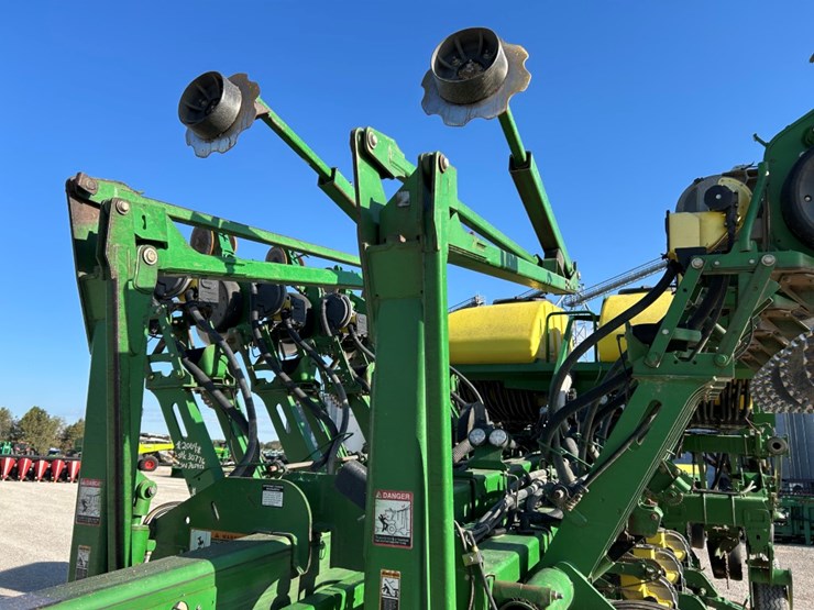 2004-john-deere-1790-image-8