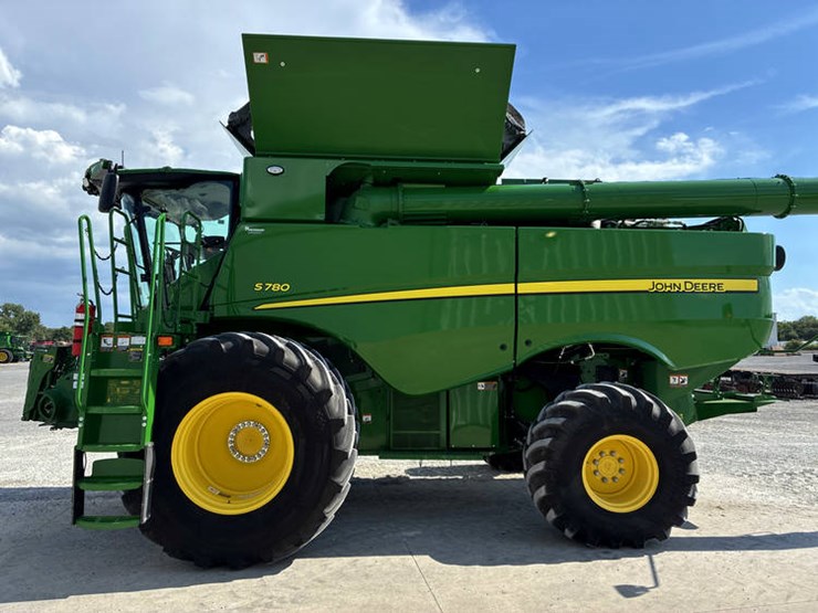 2023-john-deere-s780-image-10