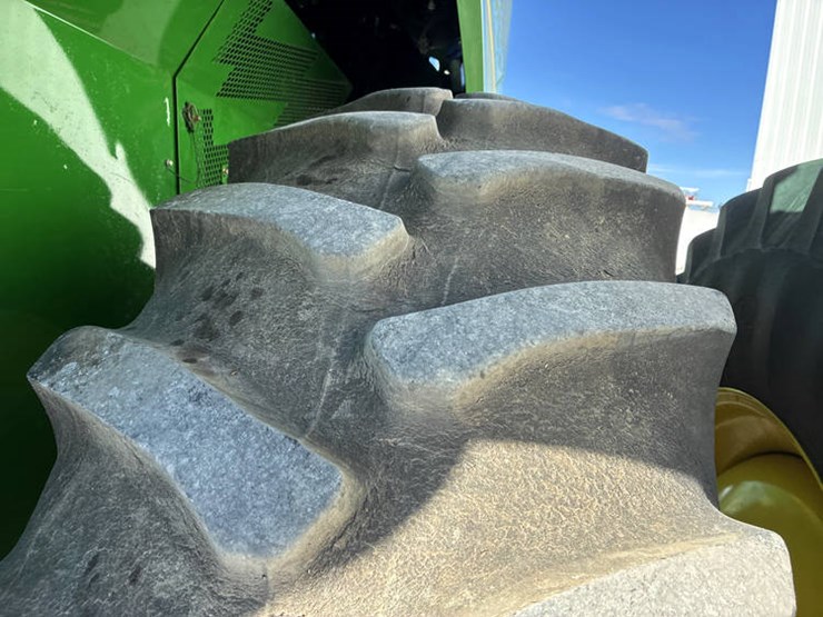 2013-john-deere-s670-image-40