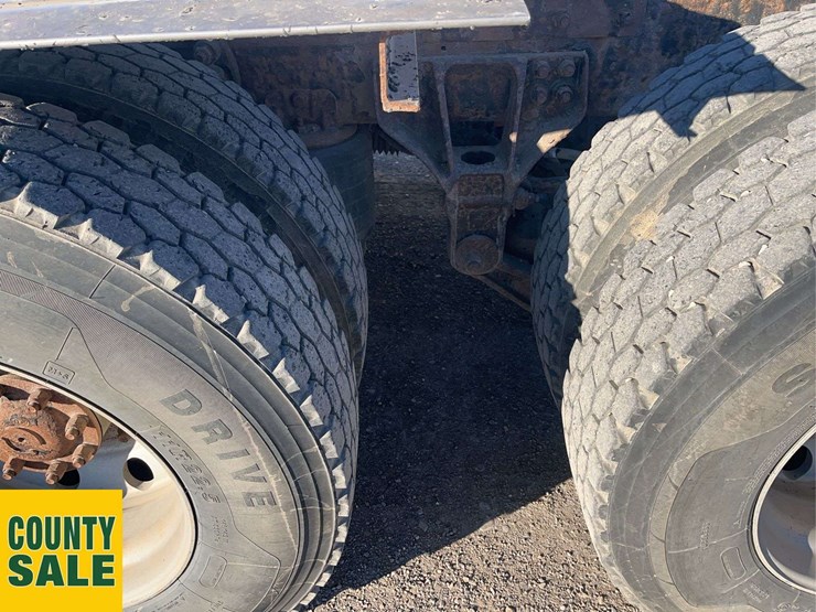 2016-kenworth-t800-image-8