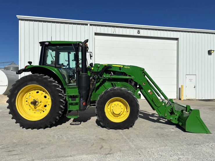 2023-john-deere-6175m-image-3