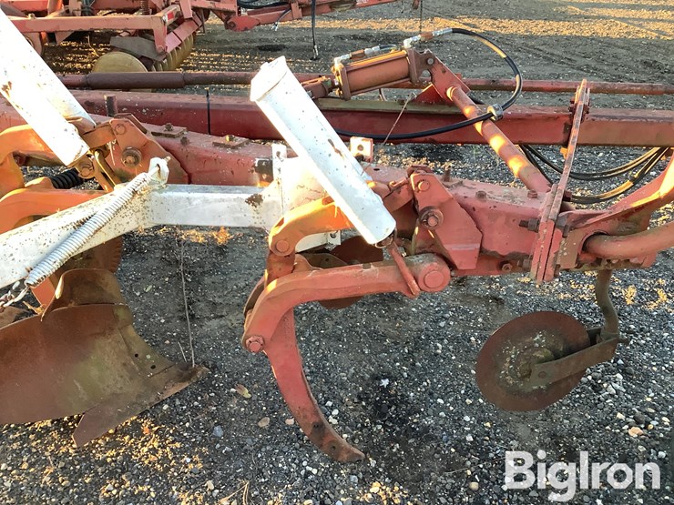 international-720-image-12