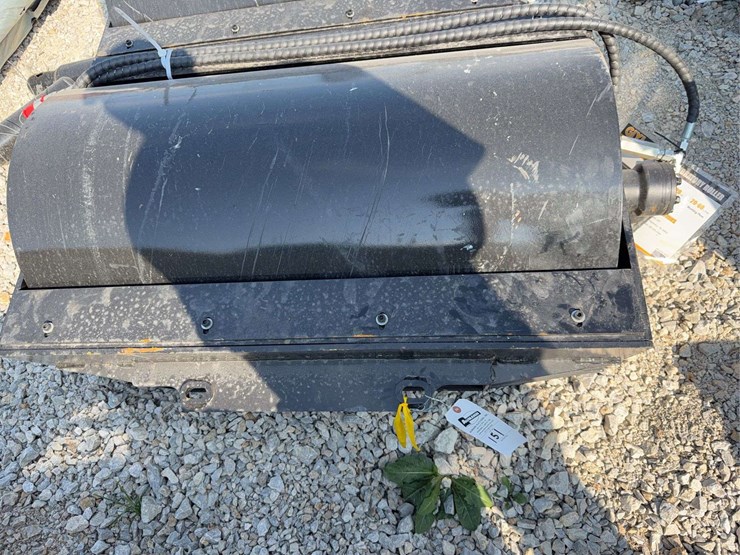 giyi-skid-steer-vibratory-roller-image-1