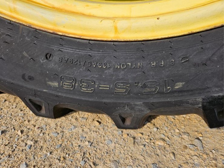 john-deere-2520-image-31