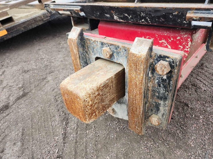 universal-impact-tech-inc.-hd3700-hurricane-breaker-skid-attachment-image-6