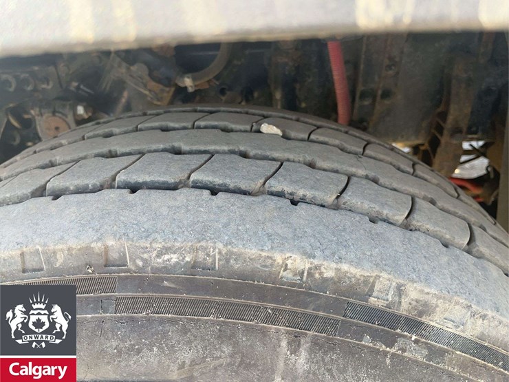 2016-freightliner-114sd-image-7