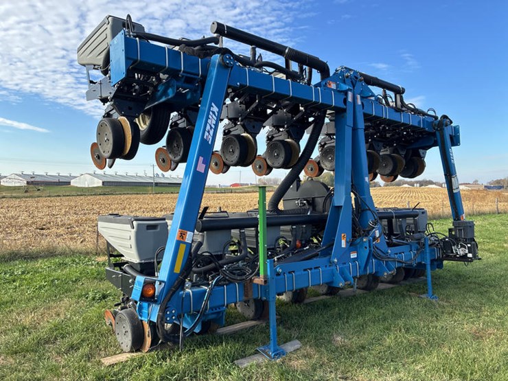 2019-kinze-3140-image-1