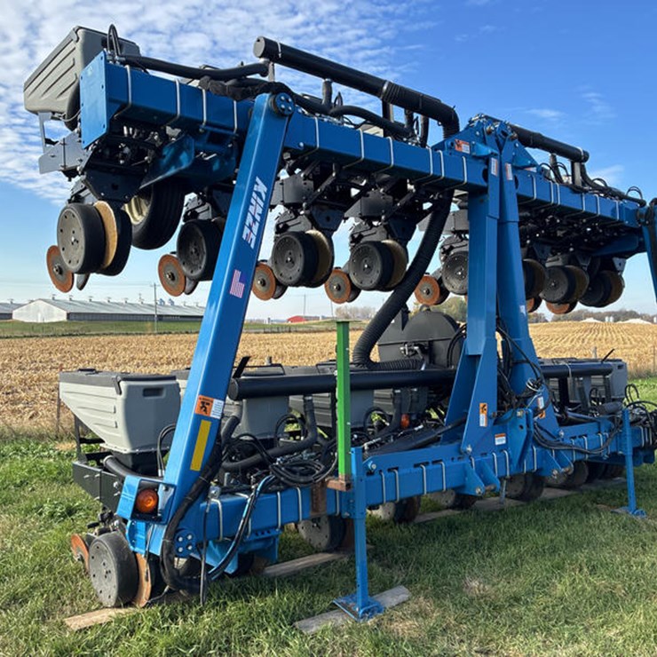 2019 KINZE 3140