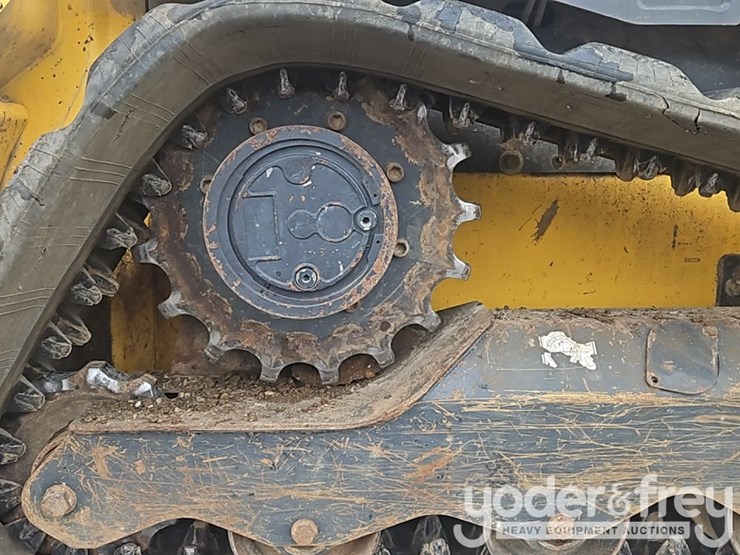 2020-new-holland-c345-image-15