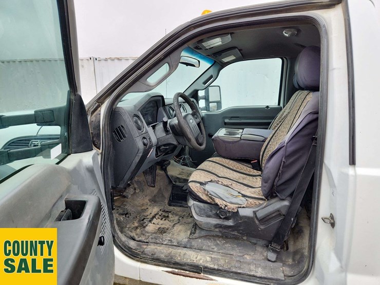 2013-ford-f550-image-8