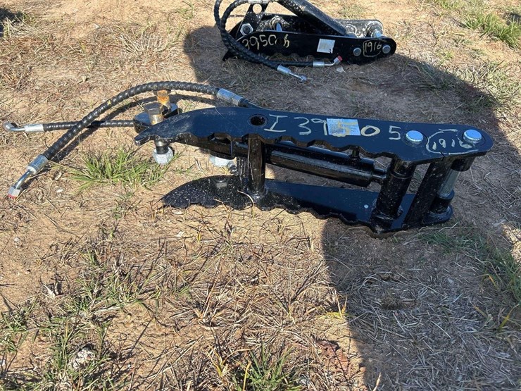 2025-hydraulic-thumb-image-2