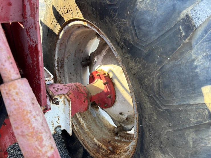 #10957-•-ih-656-image-12