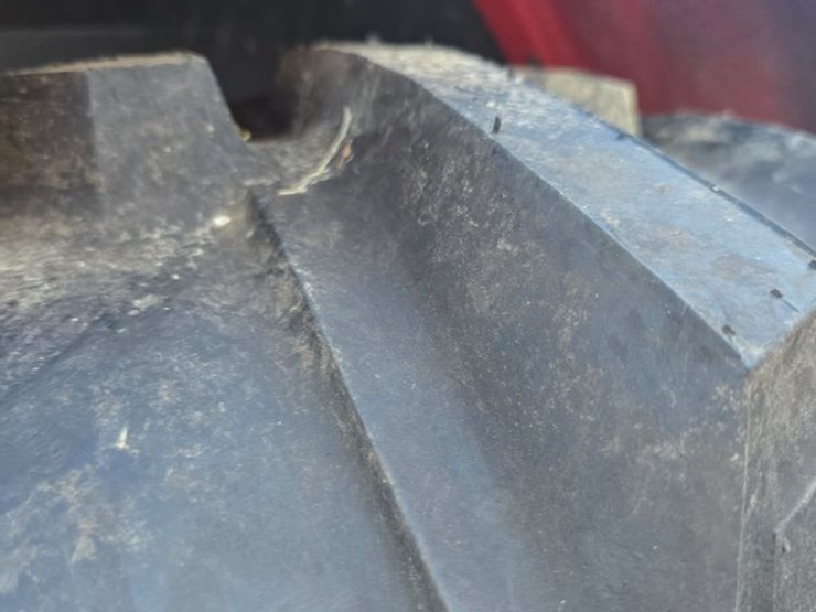 2012-kubota-m108s-image-15