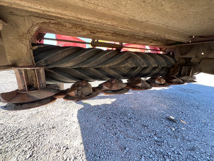 new-holland-1409-image-5