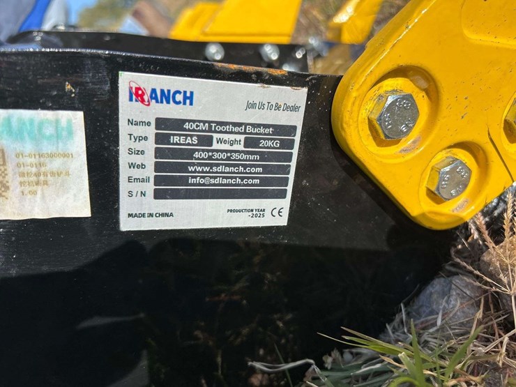 2025-iranch-16in-excavator-bucket-image-3