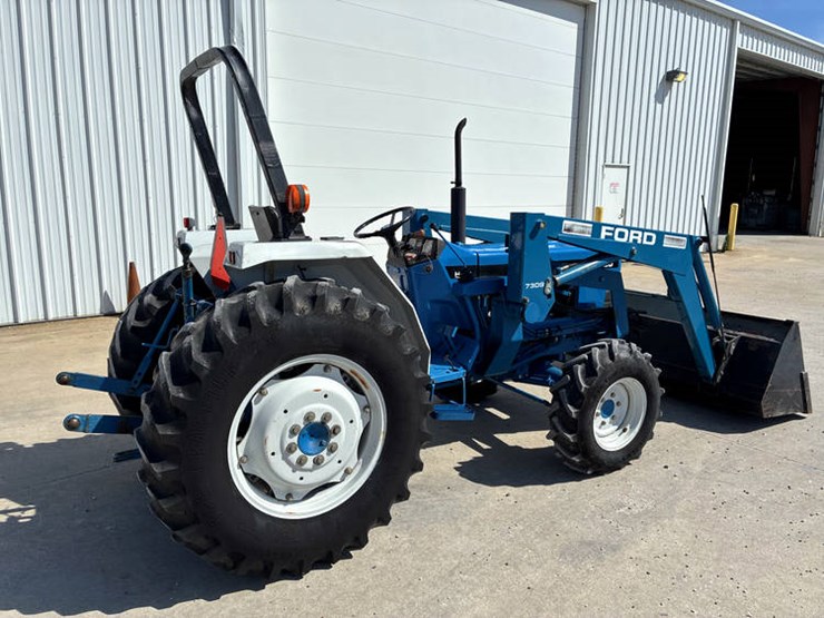 new-holland-2120-image-5