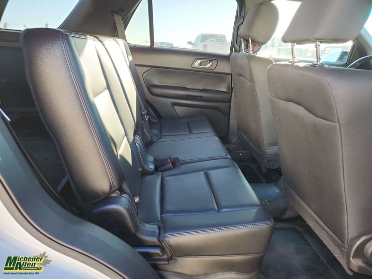 2017-ford-explorer-image-17