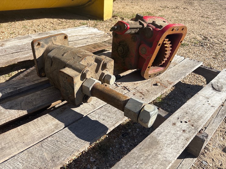 #24834-•-pto-and-pump-image-4