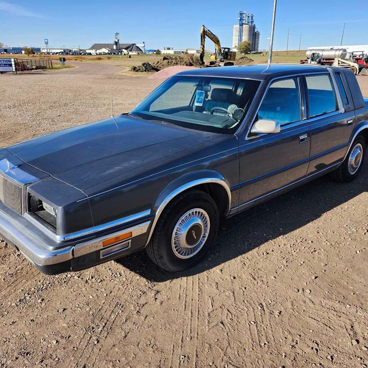 1990 Chrysler New Yorker Fifth Avenue