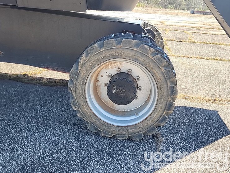 2014-jlg-800aj-image-11