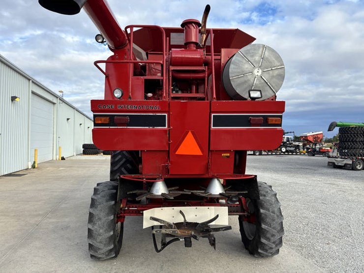 1990-case-ih-1660-image-6