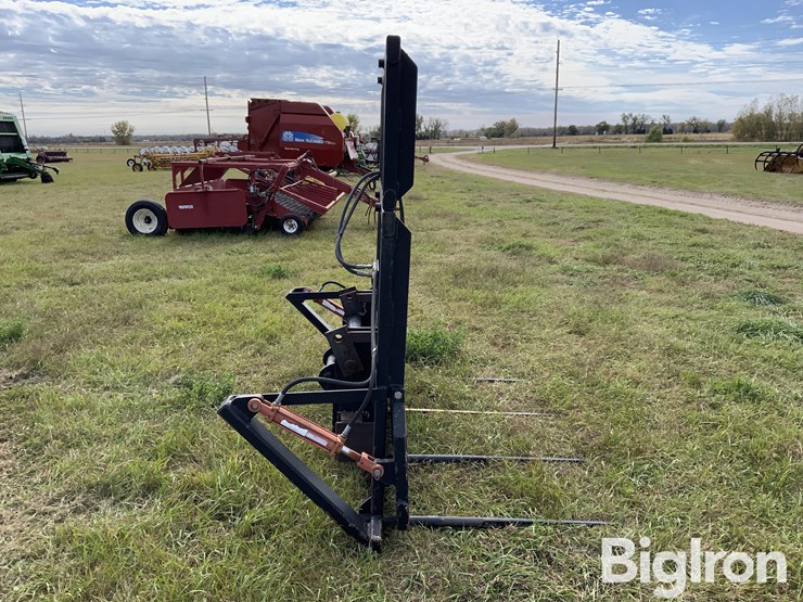 mds-hc243e-bale-stabber-w/hydraulic-push-off-image-4