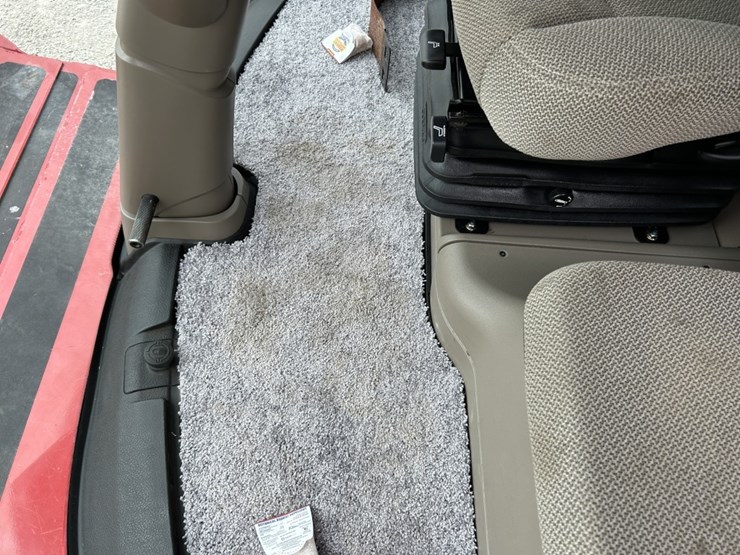 2019-case-ih-8250-image-37