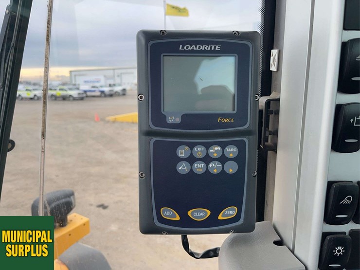 2015-volvo-l110h-image-15