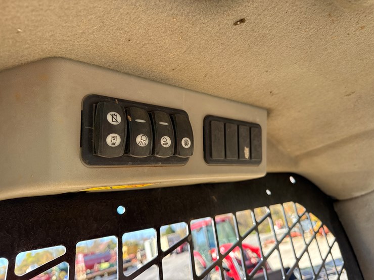 caterpillar-259d-image-18