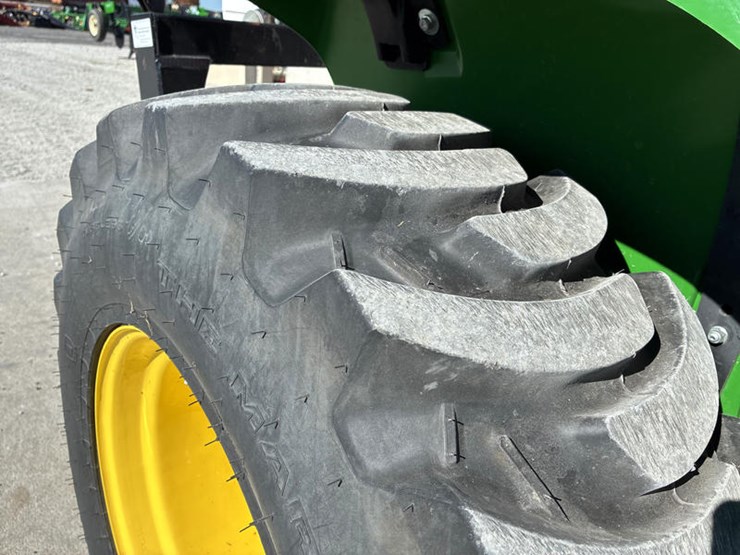 2018-john-deere-3038e-image-38