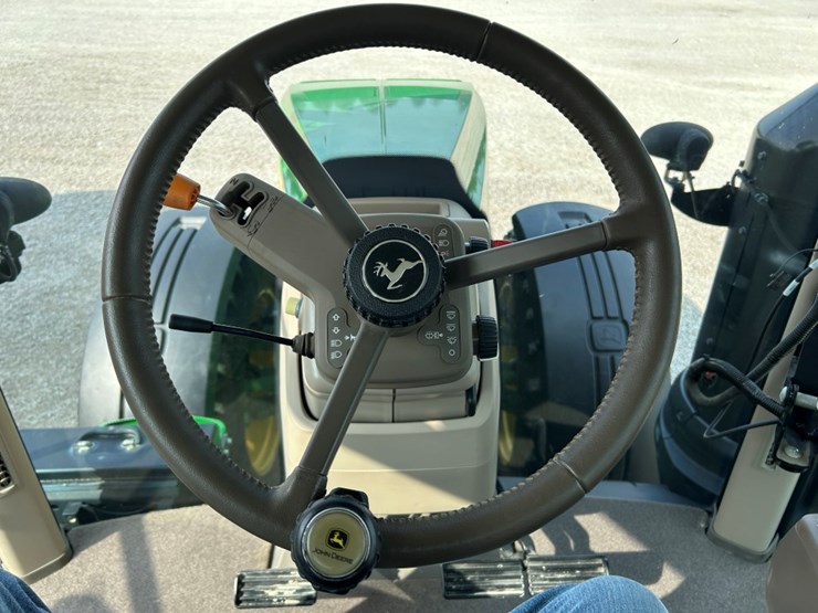 2014-john-deere-8270r-image-44