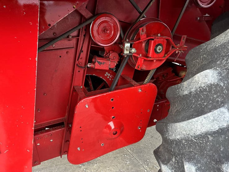 1990-case-ih-1660-image-56