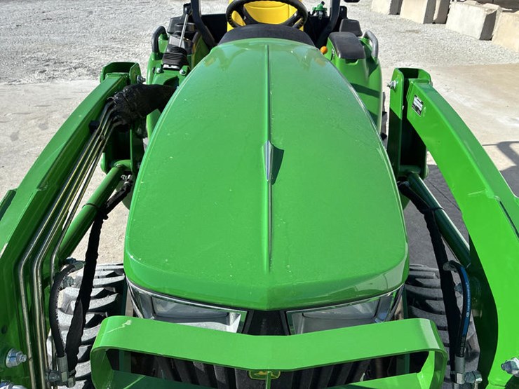 2018-john-deere-3038e-image-16