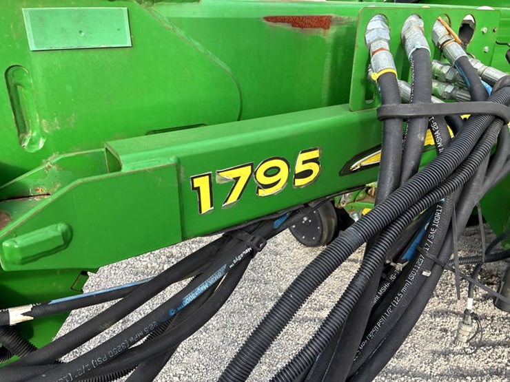 2018-john-deere-1795-image-14