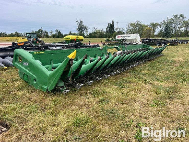 2021-john-deere-c16r-image-3