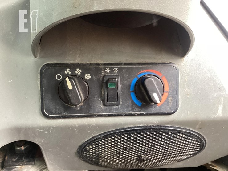 2016-bobcat-s770-image-14