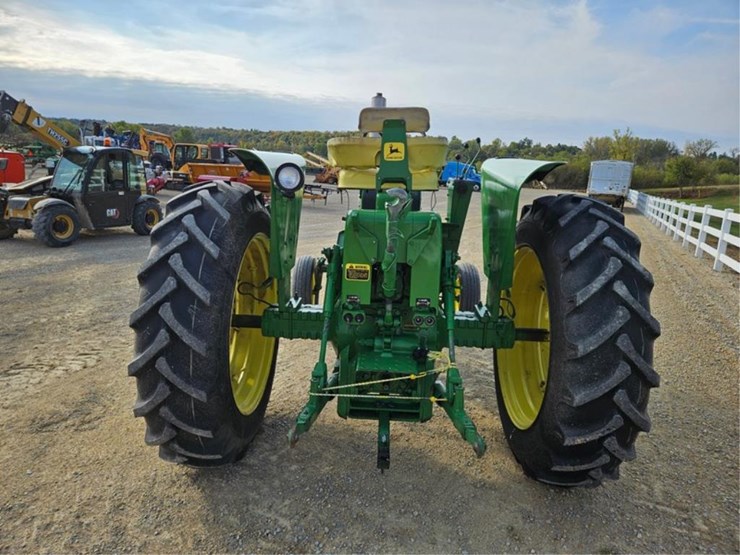john-deere-2520-image-4