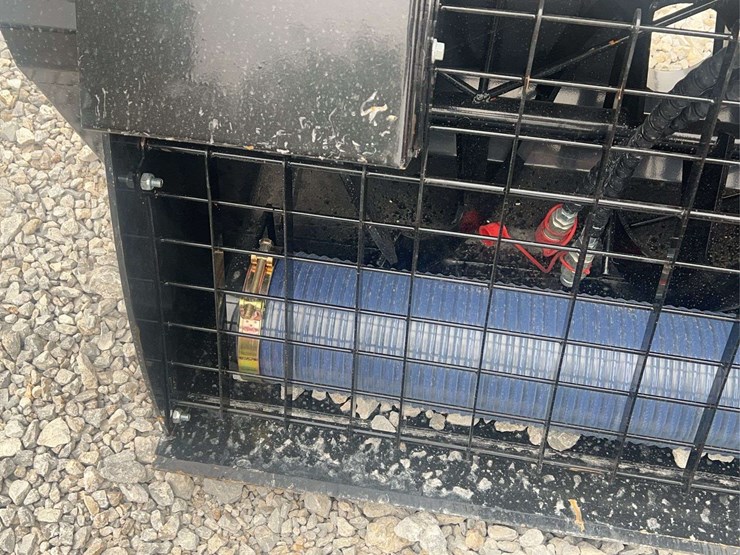 giyi-hydraulic-skid-steer-mixing-bucket-image-10