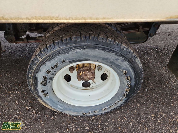 2009-isuzu-npr-image-28